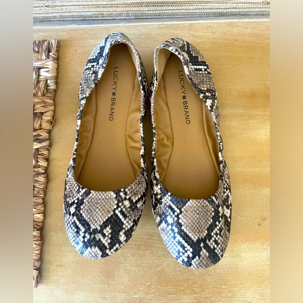Lucky Brand Emmie Snake Print Ballet Flats Sz 8.5 NWOT - Picture 3 of 3